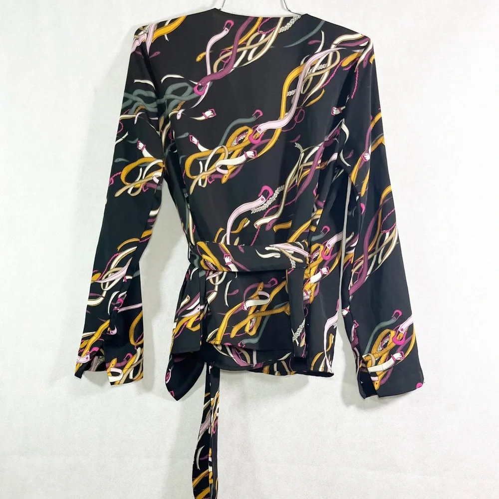 NIne West Equestrian Belt Print Wrap Top Size Small - Picture 4 of 6